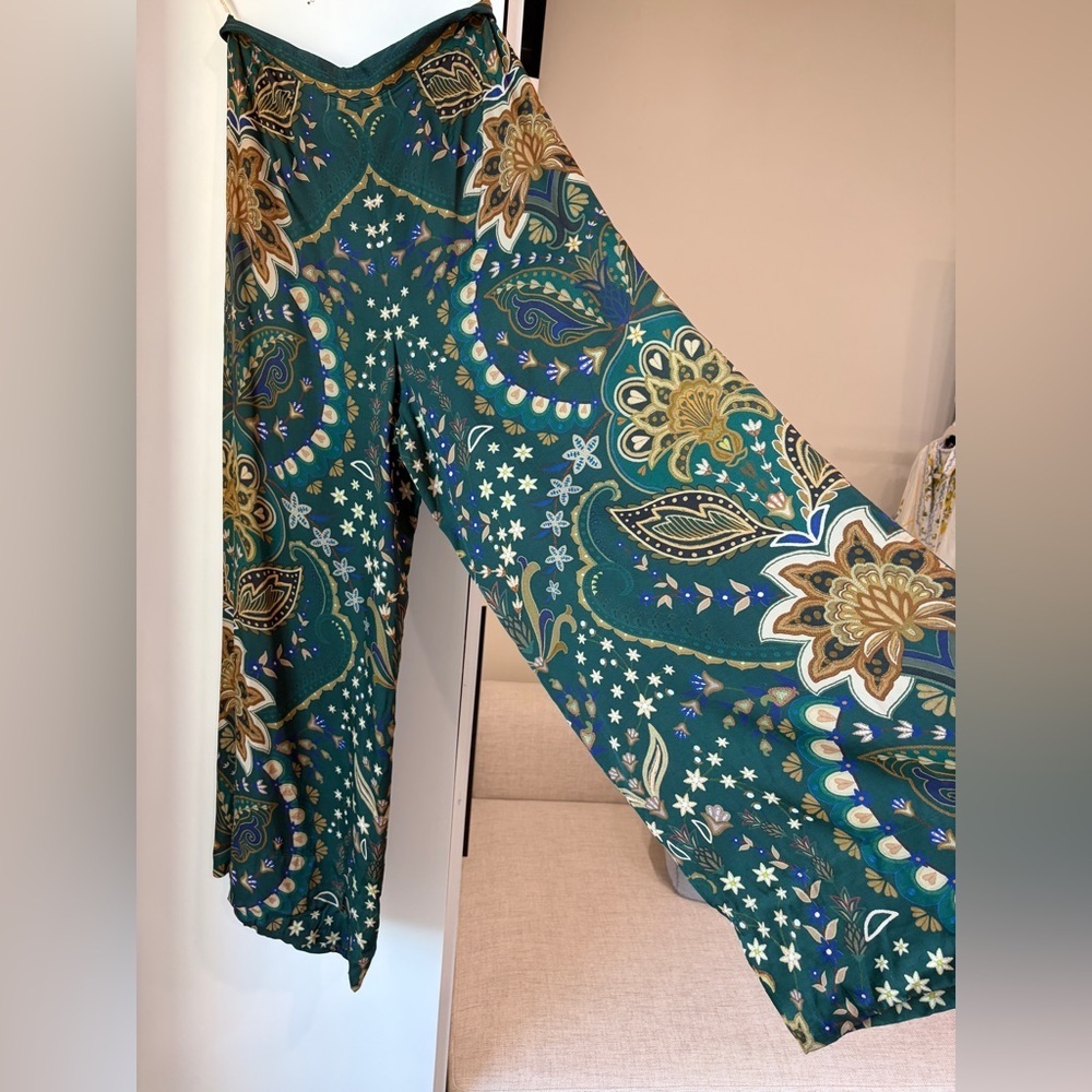 Farm Rio: Black Jaipur Lenzing Viscose Flare Pants - Picture 8 of 13